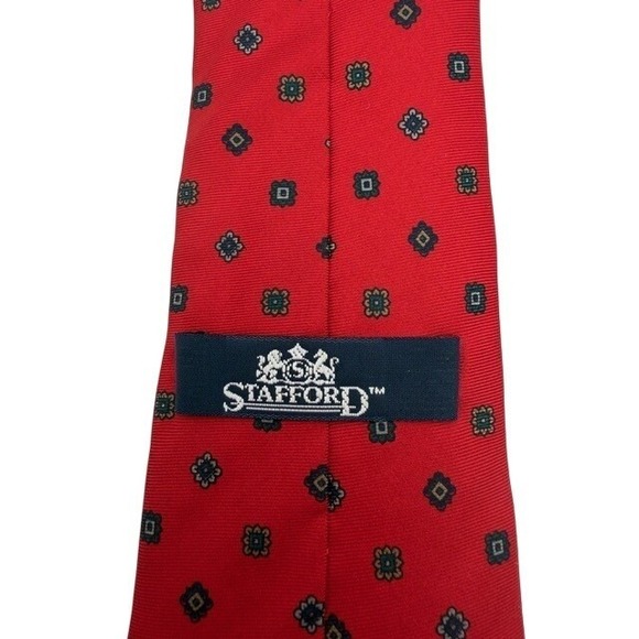 Stafford Mens Silk Necktie Red Blue Black Geometric Medallion Classic Power Tie - Picture 4 of 5